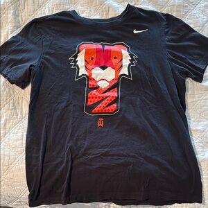 NIKE TIGER WOODS LIMITED EDITION T SHIRT. SIZE L.